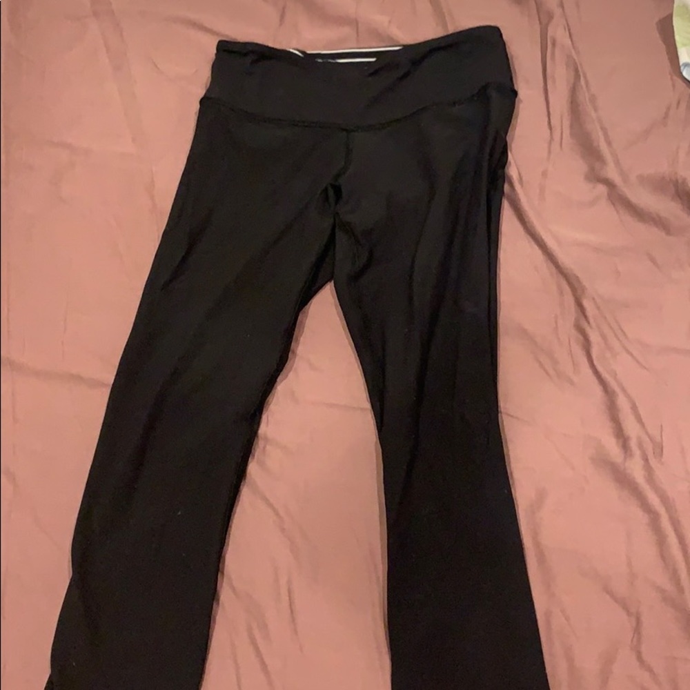 Cropped Lululemon Yoga pants